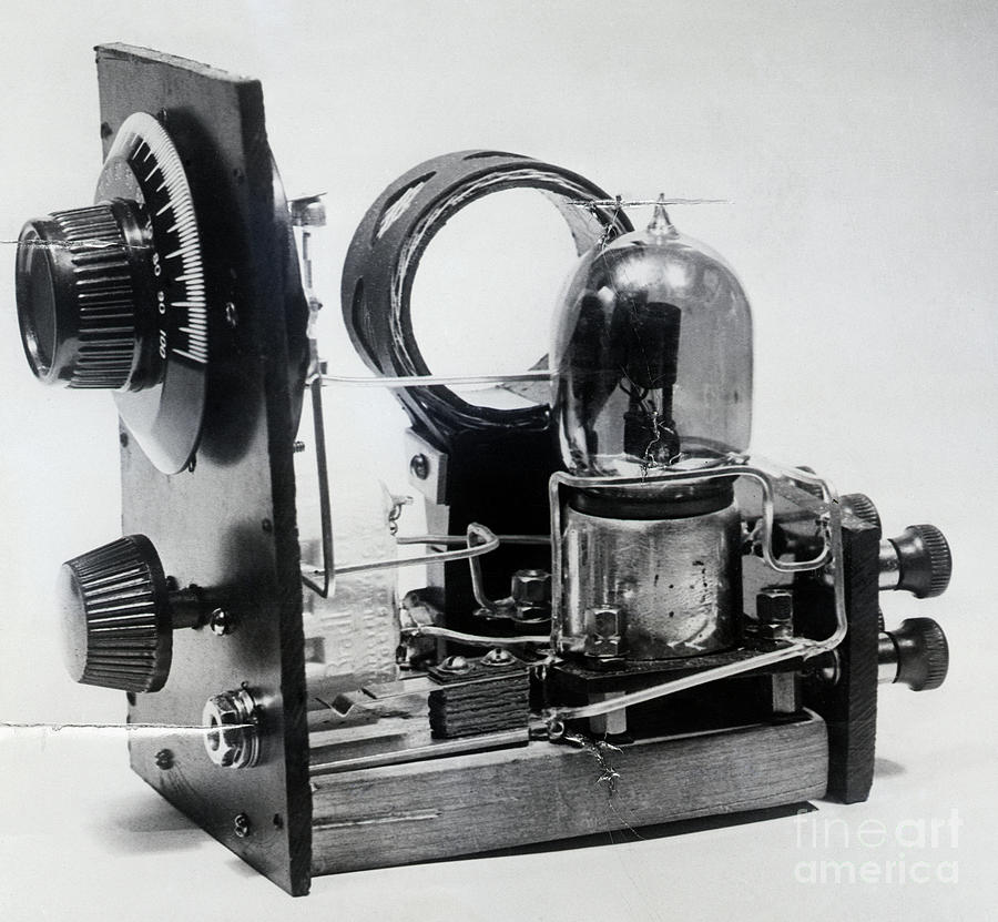 Vacuum Tube In Radio Photograph by Bettmann