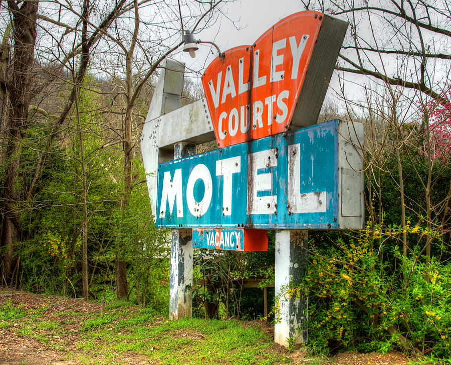 Valley Courts Motel Photograph by Blaine Owens