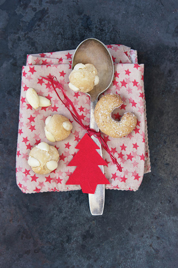 Vanilla Biscuits And Almond Biscuits On A Star Cloth Photograph by Martina Schindler
