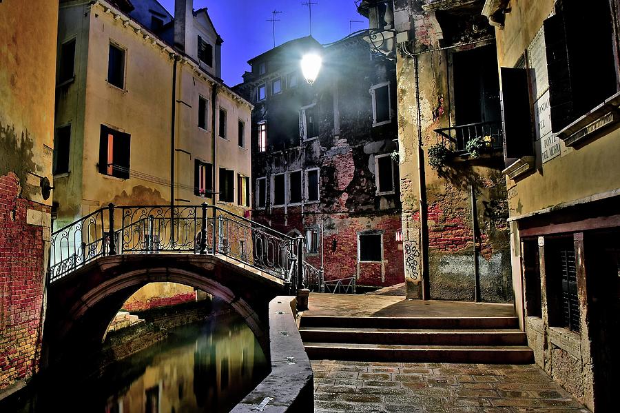 Venice Back Alley Photograph by Frozen in Time Fine Art Photography