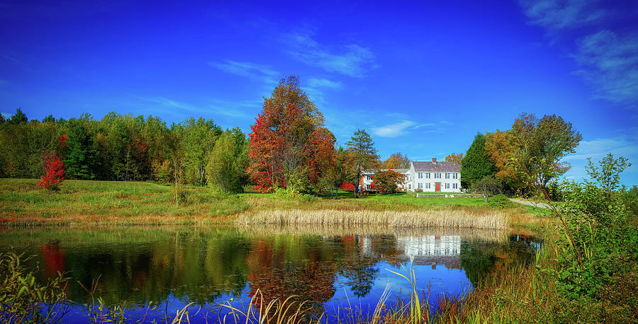 Fall Photograph - Vermonts Colonel Williams Inn by Mountain Dreams
