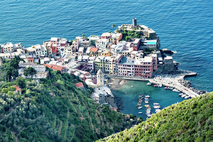Vernazza, Italy Photograph by Alan Toepfer