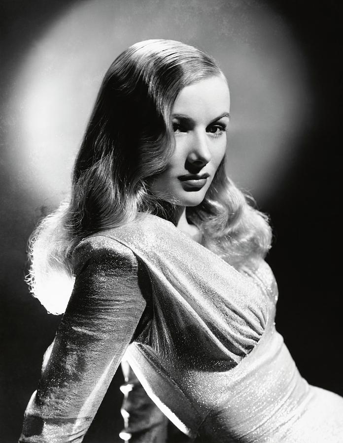 VERONICA LAKE in THIS GUN FOR HIRE -1942-. Photograph by Album