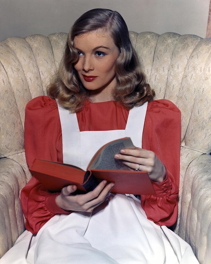 Veronica Lake Sitting On Armchair Photograph by Globe Photos - Fine Art ...