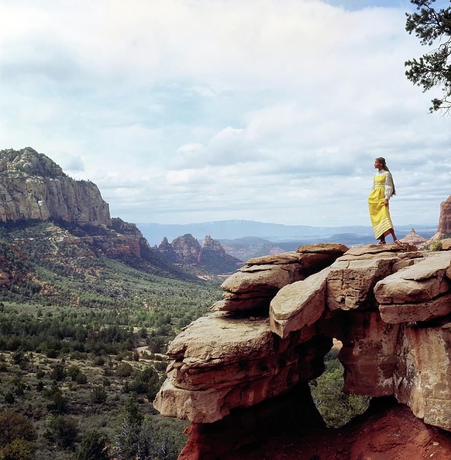 Veruschka On A Cliff In Arizona Photograph by Franco Rubartelli