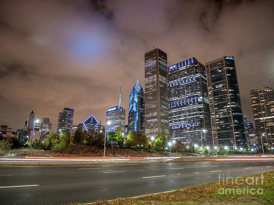 View of Chicago Skyscrappers With Busy Street in the foreground by PorqueNo Studios View of Chicago Skyscrappers With Busy Street in the foreground by PorqueNo Studios