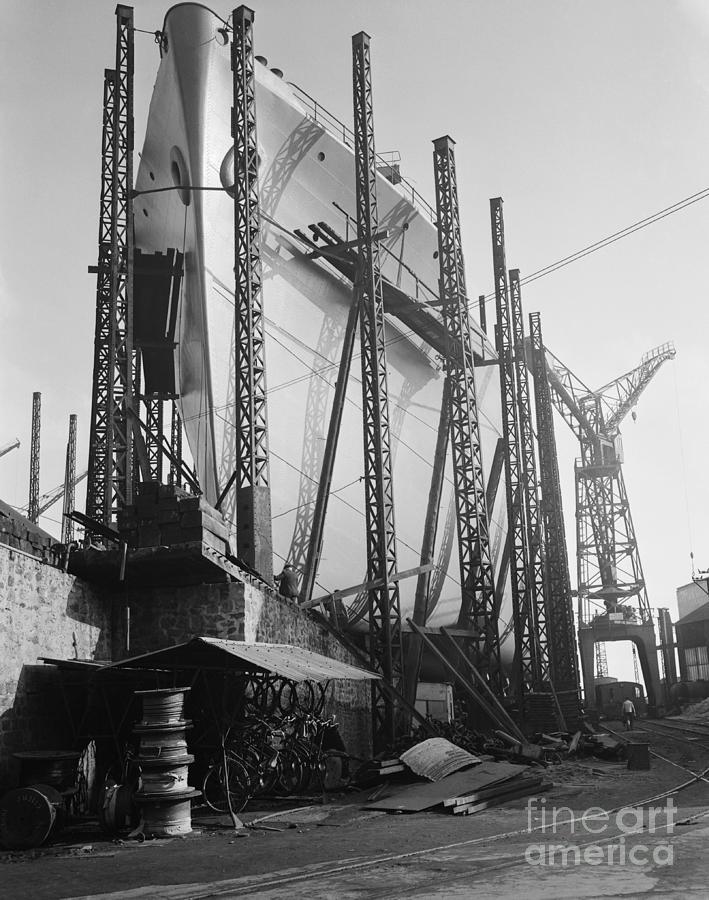 View Of Crane Like Structure Of Ship Photograph by Bettmann