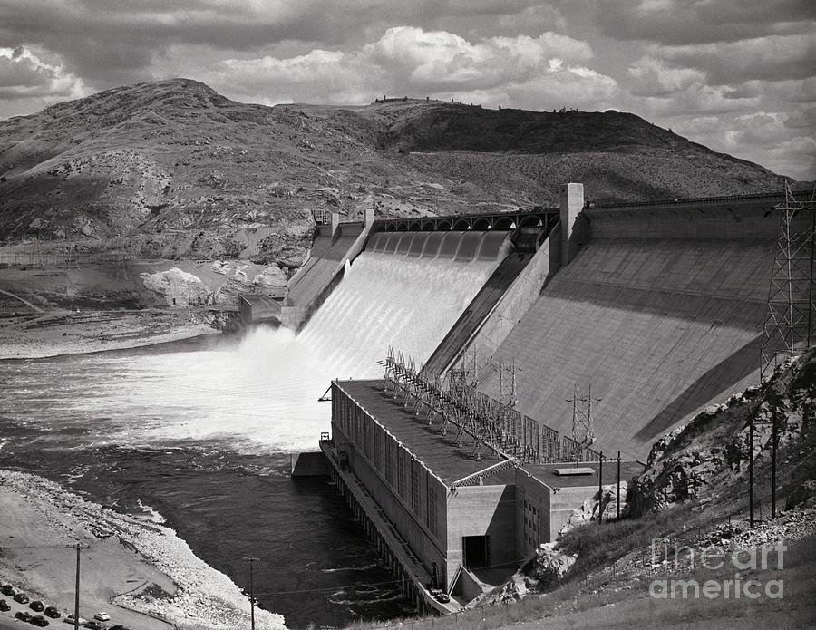View Of Grand Coulee Dam Photograph by Bettmann