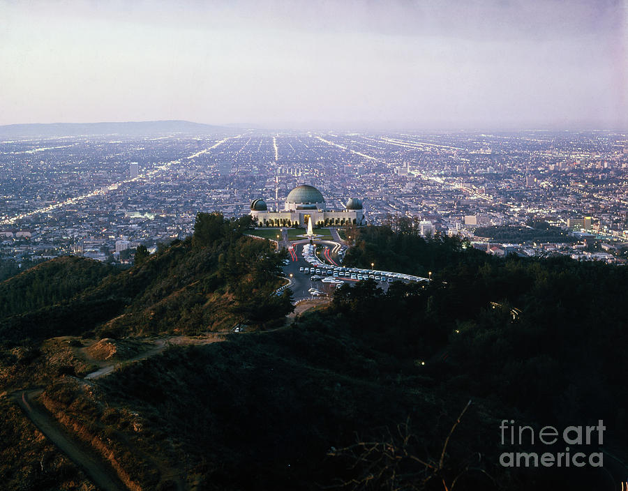 View Of Griffith Observatory Photograph by Bettmann