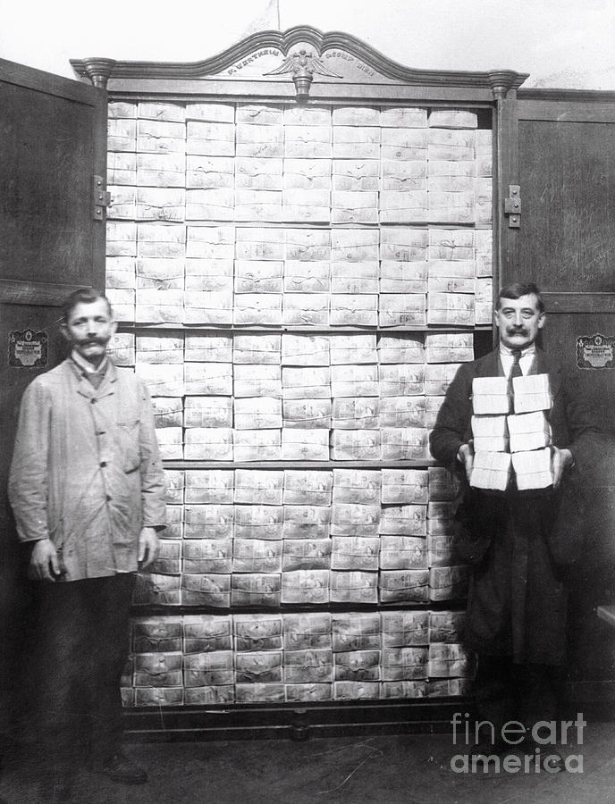 View Of Paper Currency In Austrian Bank Photograph by Bettmann