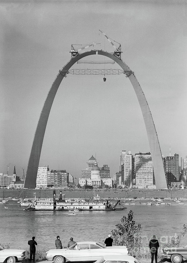 View Of St. Louis Gateway Photograph by Bettmann