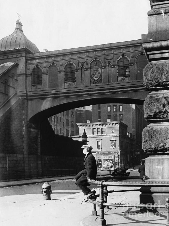 View Of The Bridge Of Sighs Connecting Photograph by Bettmann