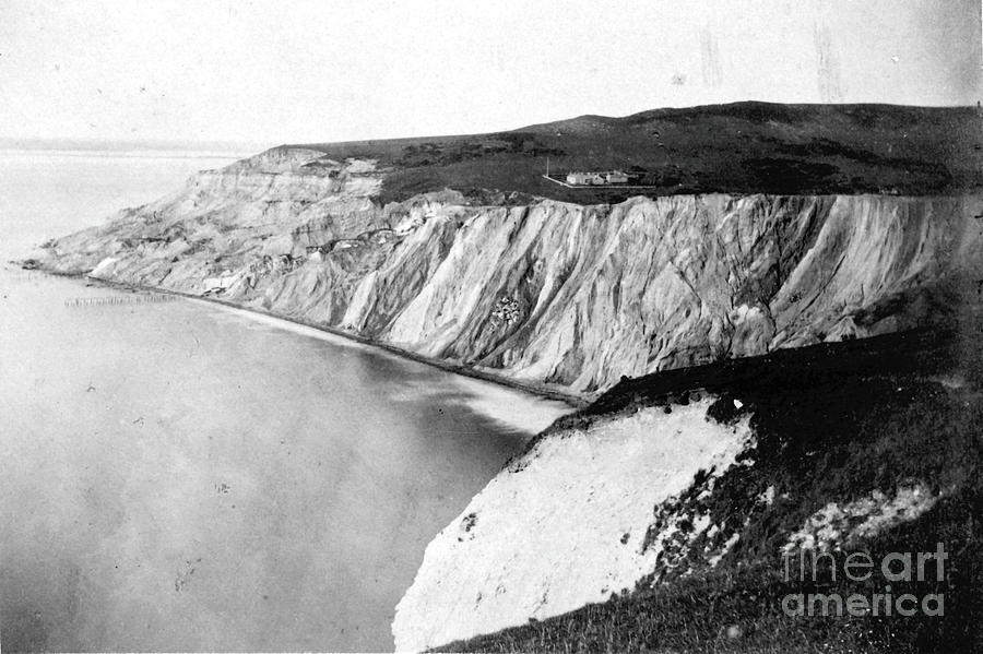 View of the coast of Alum Bay by Unknown View of the coast of Alum Bay by Unknown