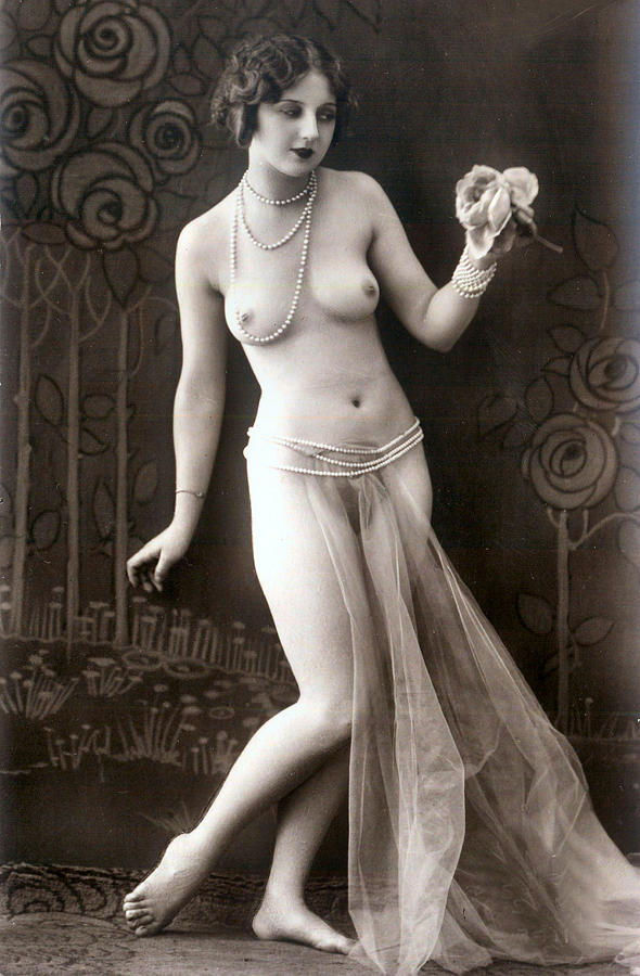Vintage Risque Nude Art Study Lady In Pearls R19 Photograph by Erotique La  Femme Vintage Nude Art Studies - Fine Art America