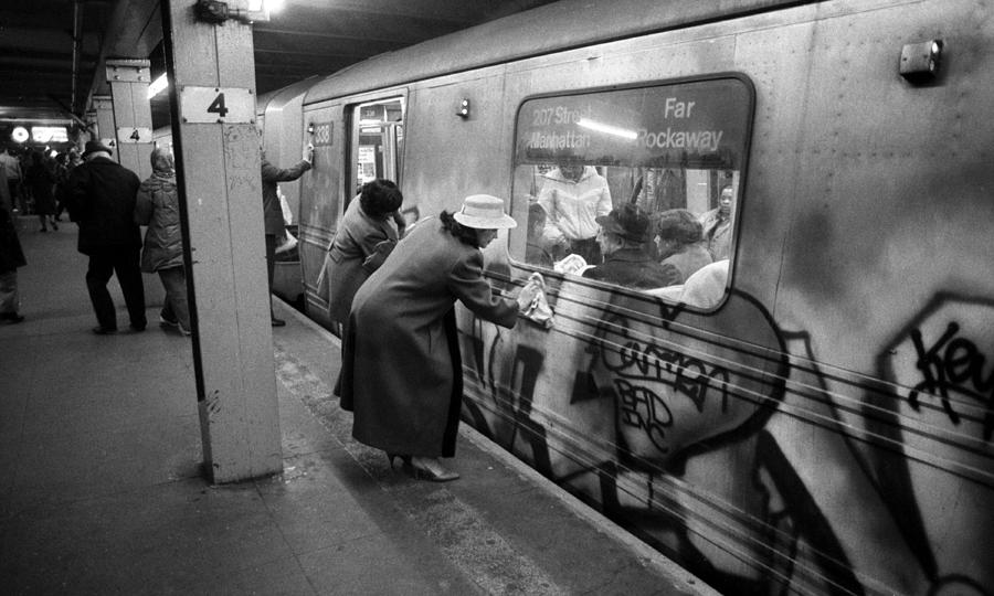 Volunteers Clean Subway Graffiti...the Photograph by New York Daily News Archive