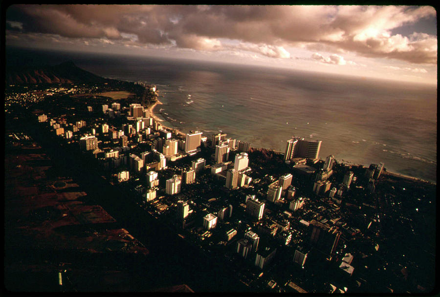 Landscape Photograph - Waikiki Beach by American Eyes