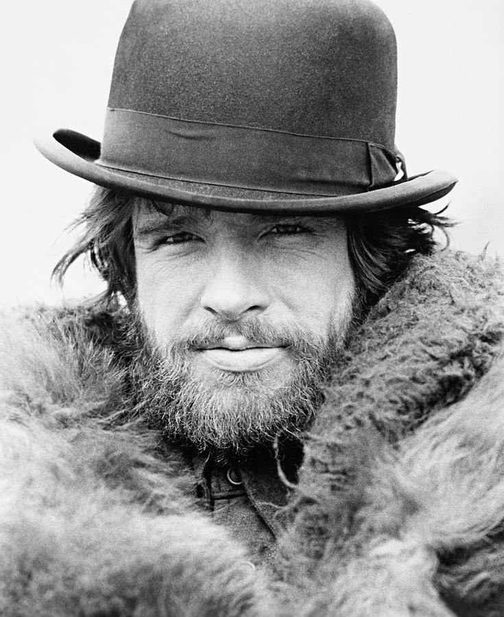 WARREN BEATTY in MCCABE and MRS. MILLER -1971-. Photograph by Album
