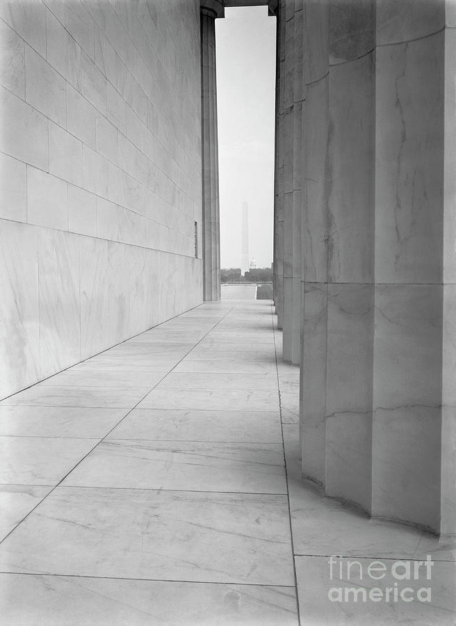 Washington Monument Photograph by Bettmann