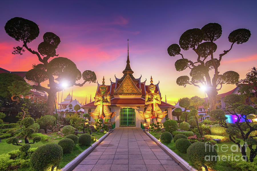 Wat Arun Temple At Sunset In Bangkok Photograph by Sutthipong Kongtrakool