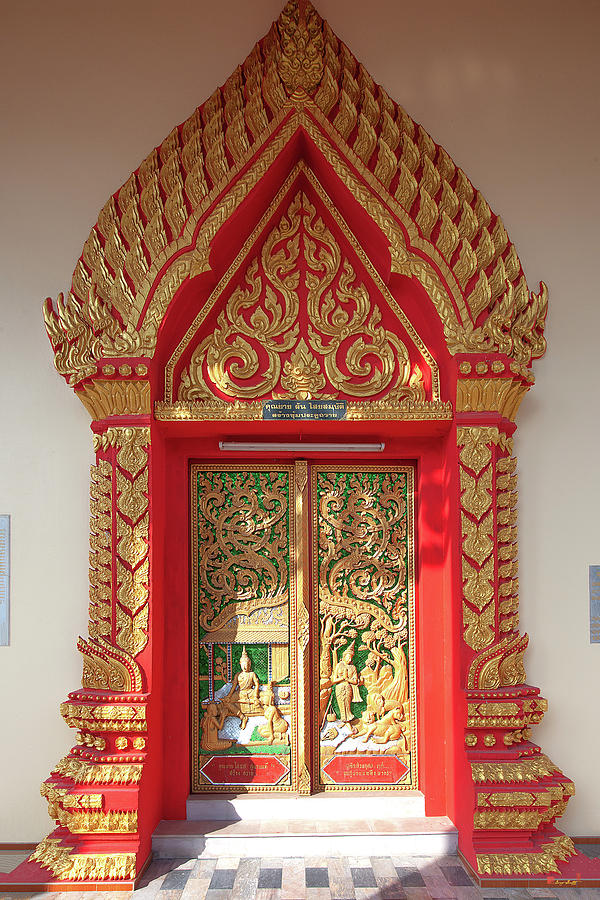 Wat Liab Ubosot Center Door DTHU349 Photograph by Gerry Gantt