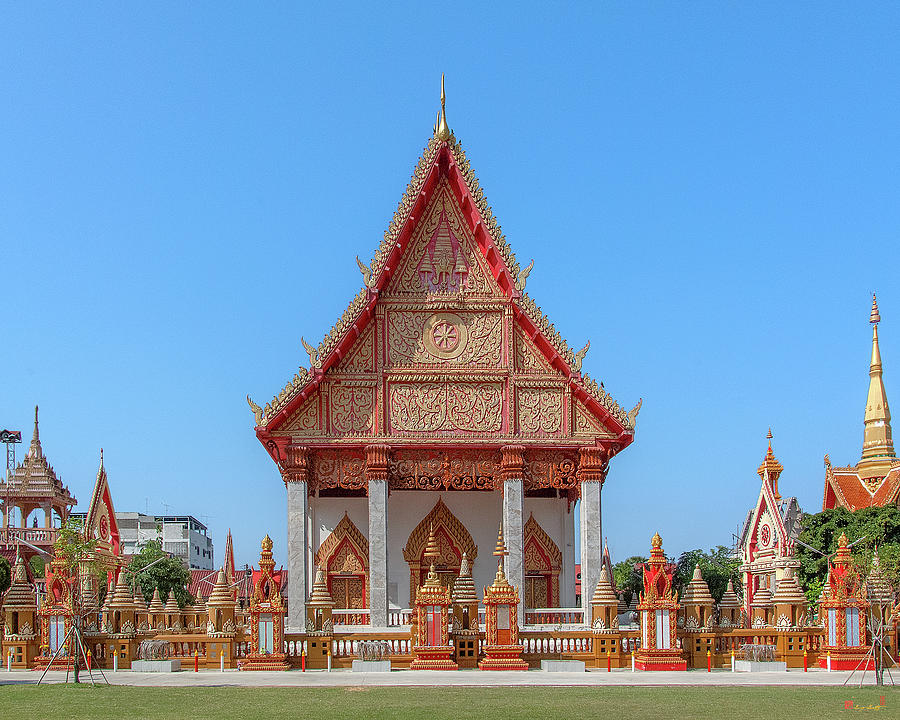 Wat Liab Ubosot DTHU035 Photograph by Gerry Gantt