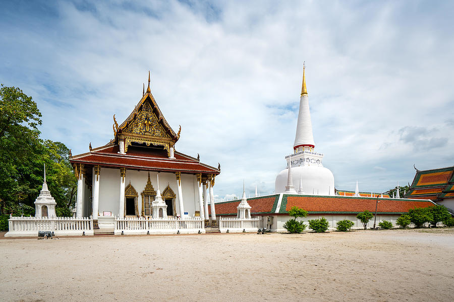 Architecture Photograph - Wat Phra Mahathat Woramahawihan by Prasit Rodphan