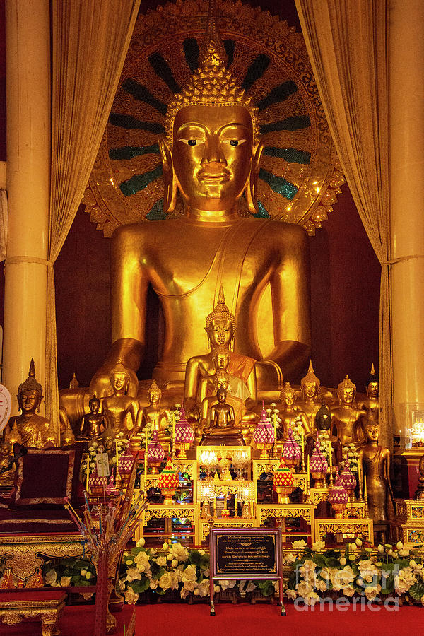 Wat Phra Singh Alter Photograph by Bob Phillips - Fine Art America