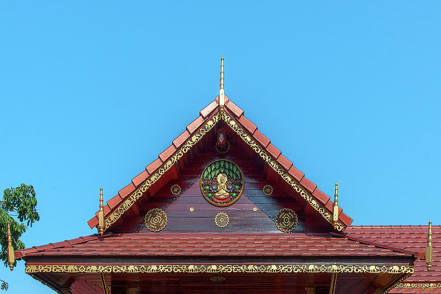 Wat Tham Sangwet Tham Phen Phun Practice Hall Gable DTHLU0530 Photograph by Gerry Gantt
