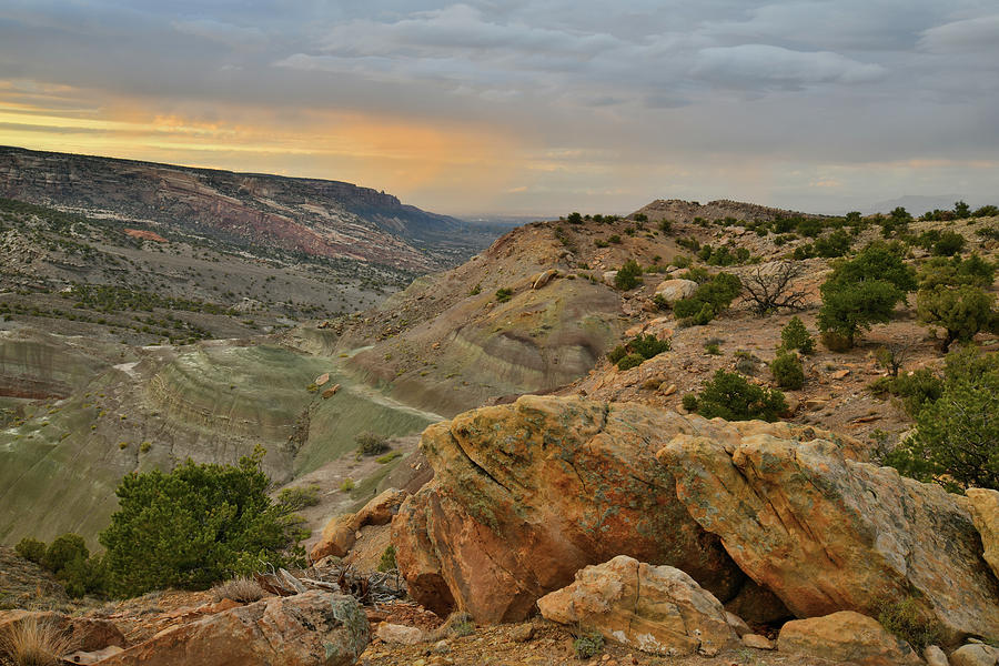 Watching Sunset over CO National Monument from Bentonite Site Photograph by Ray Mathis