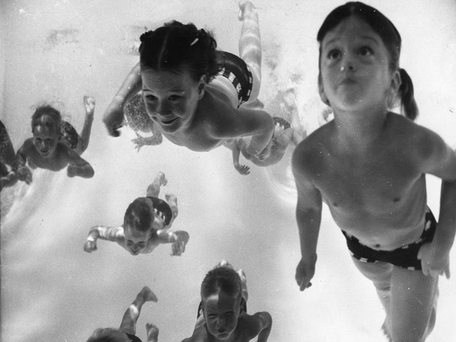 Water Children Photograph by Hulton Archive