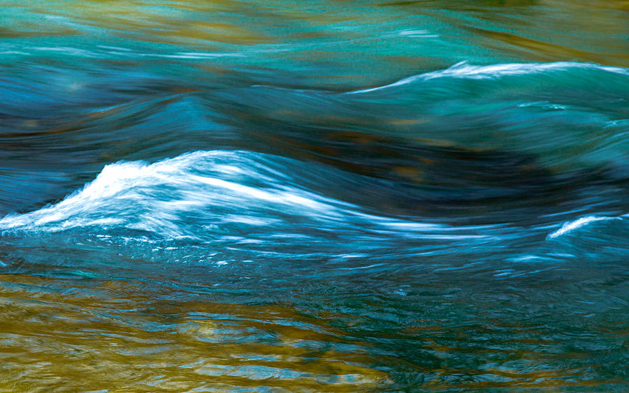 Water Rhythm Photograph by Francisco Villalpando