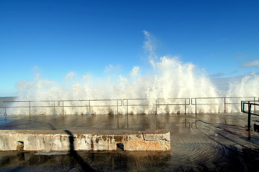 Waves Battering Lake Front Photograph by J.castro