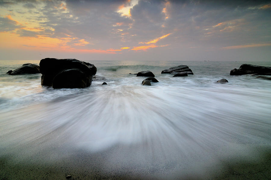 Waves  Vs. Rocks And Fangshan Photograph by Photo By Vincent Ting