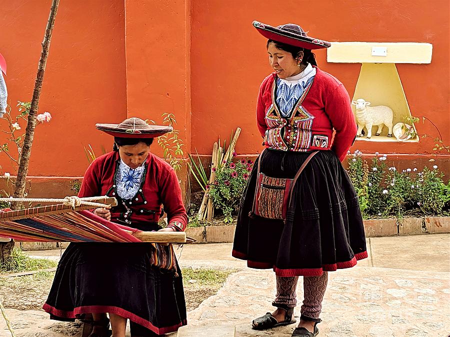 Weavers in Chinchero Photograph by Julie Pacheco-Toye