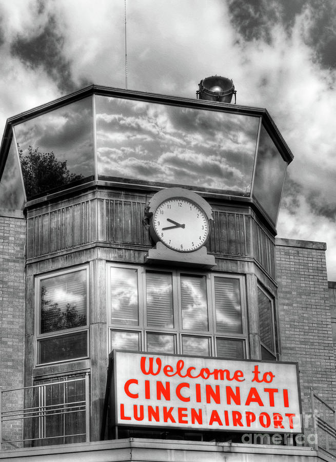 Welcome To Cincinnati Selective Color Photograph by Mel Steinhauer