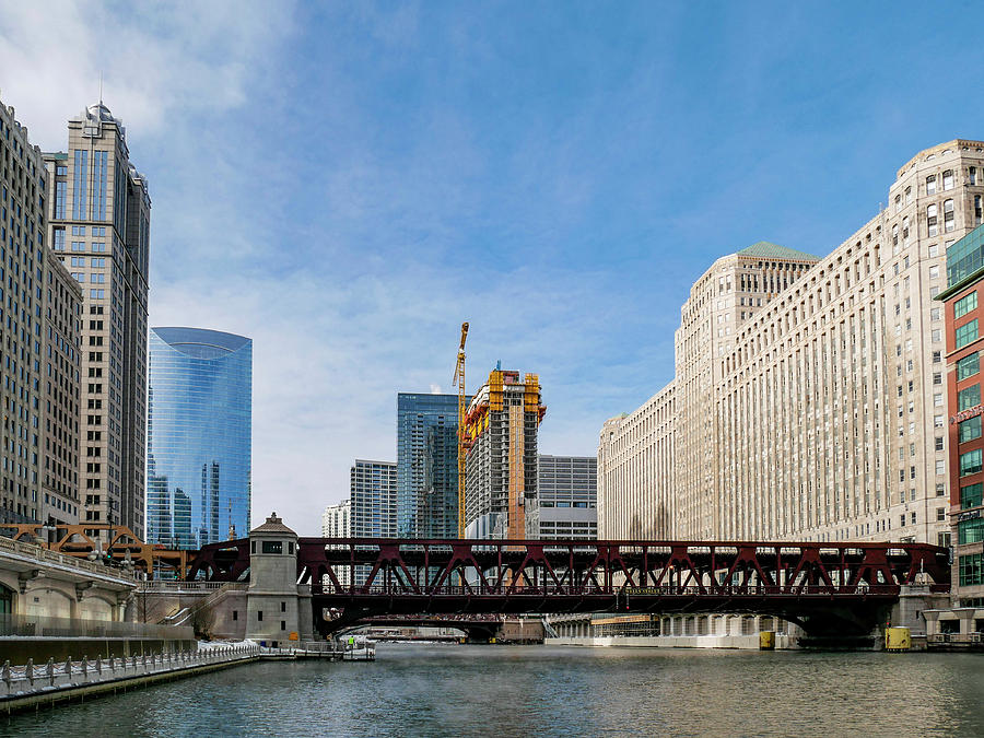 Wells Street Bridge and Merchandise Mart Photograph by Todd Bannor