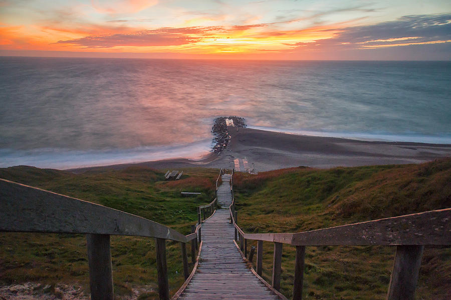 West Coast, The Last Light. Photograph by Leif Lndal