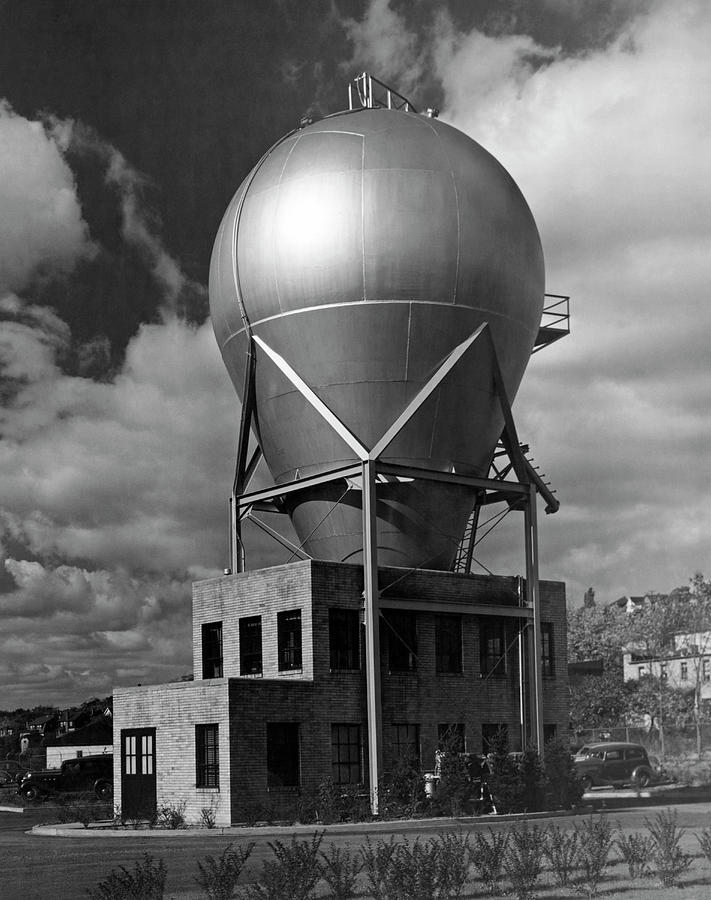 Westinghouse Atom Smasher Photograph by Underwood Archives