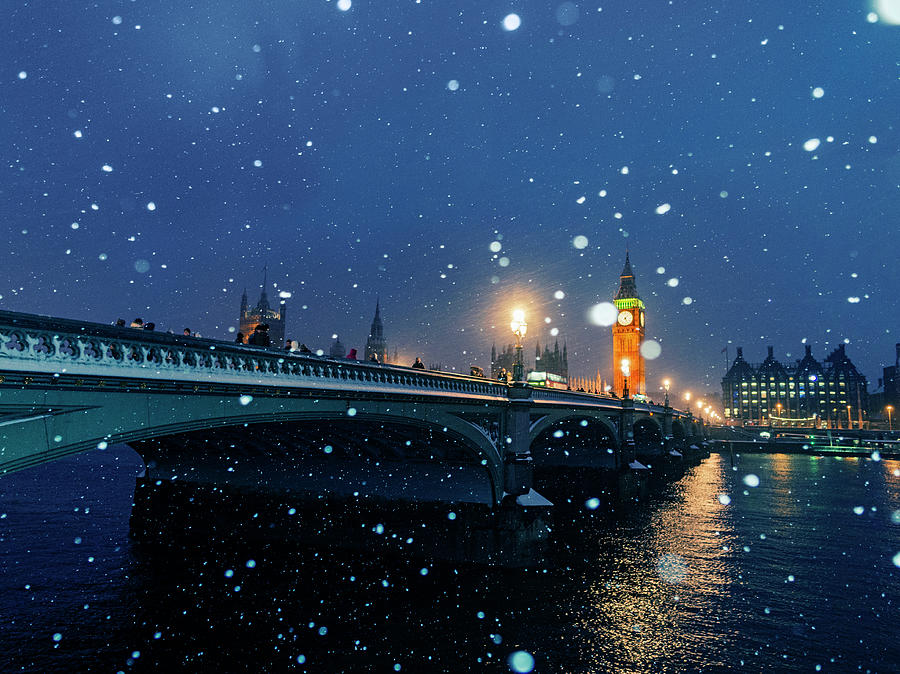 Westminster Bridge And Big Ben In Snow Photograph by Doug Armand