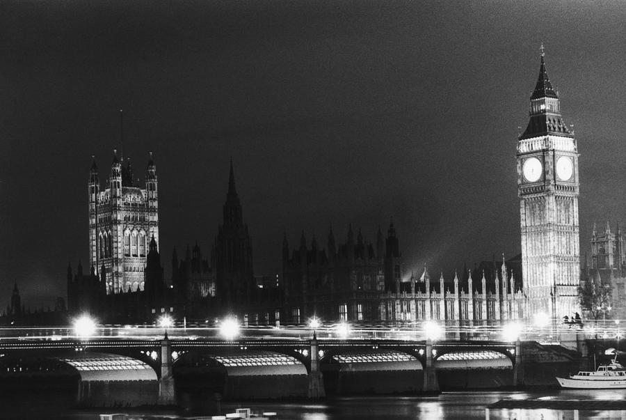 Westminster By Night Photograph by Ian Tyas
