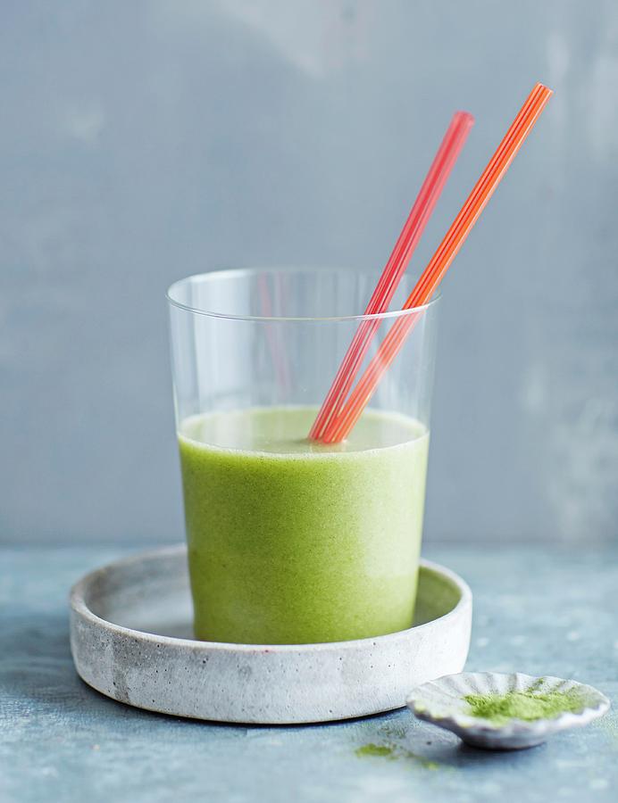 Wheatgrass And Banana Smoothie Photograph by Jalag / Julia Hoersch
