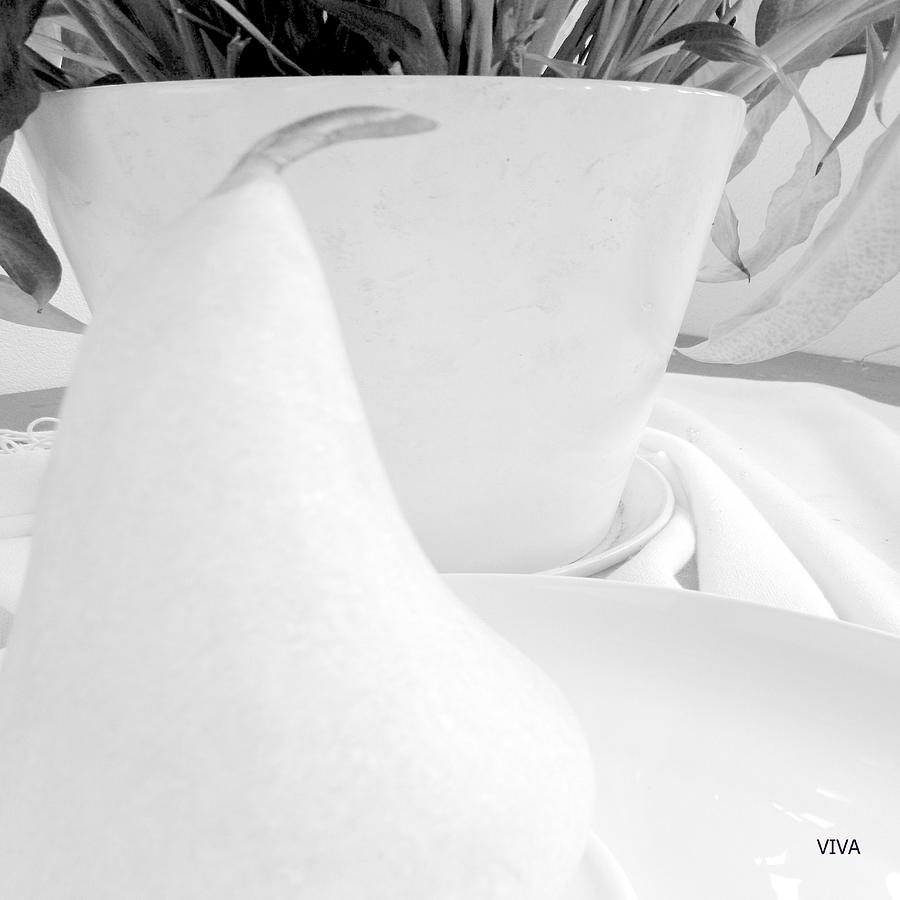 WHITE 4 Abstract by VIVA Anderson WHITE 4 Abstract by VIVA Anderson