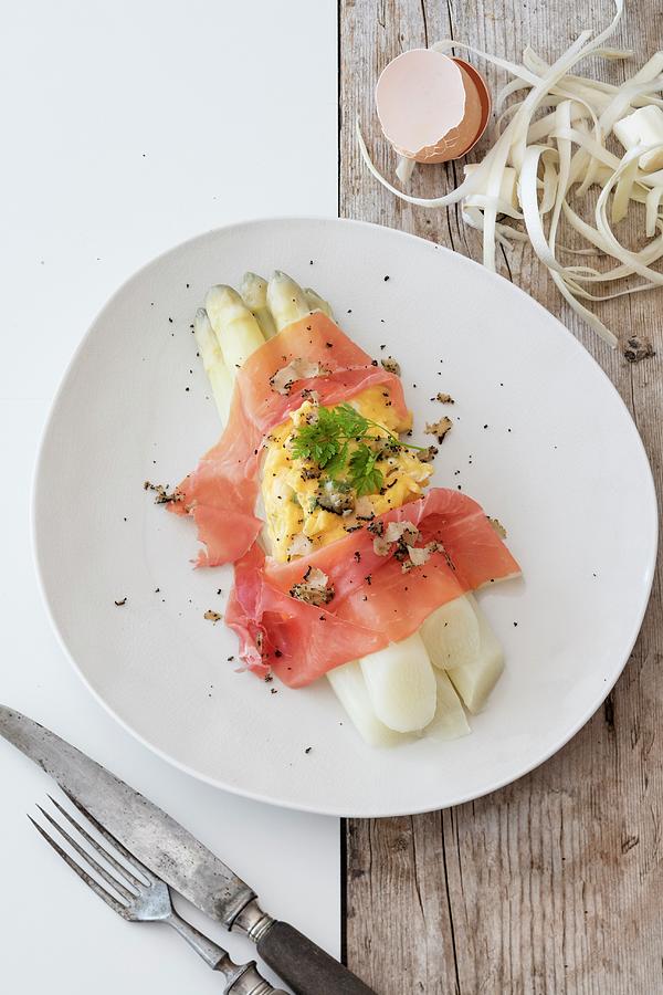 White Asparagus With Scrambled Egg, Parma Ham And Truffles Photograph by Jan Wischnewski
