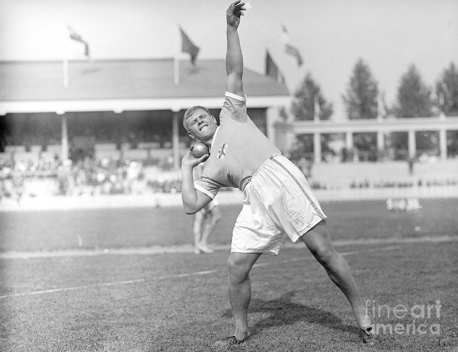 Willie Porolla During The Shot-put Event Photograph by Bettmann