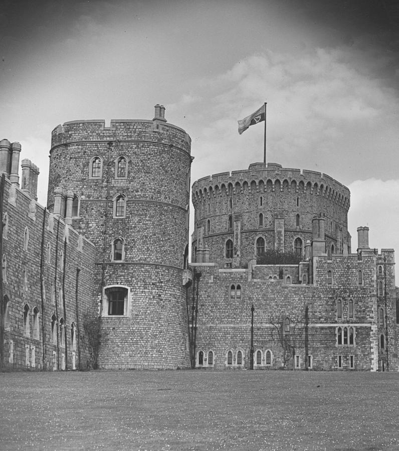 Windsor Castle Photograph by Leonard G. Alsford