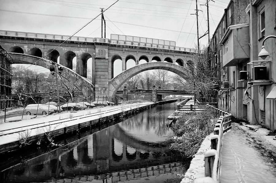 Winter Along the Canal in Manayunk Photograph by Bill Cannon