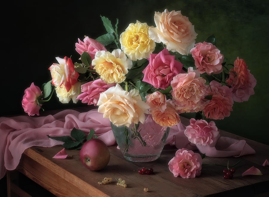 Flower Photograph - With A Bouquet Of Garden Roses by Tatyana Skorokhod (??????? ????????)