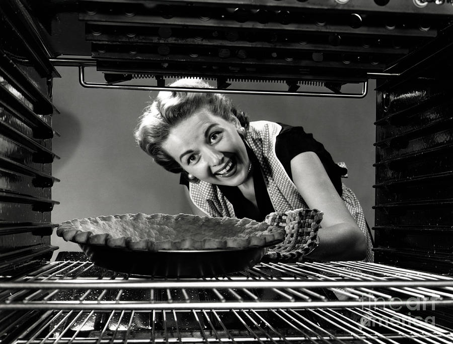 Woman Baking Apple Pie Photograph by Bettmann