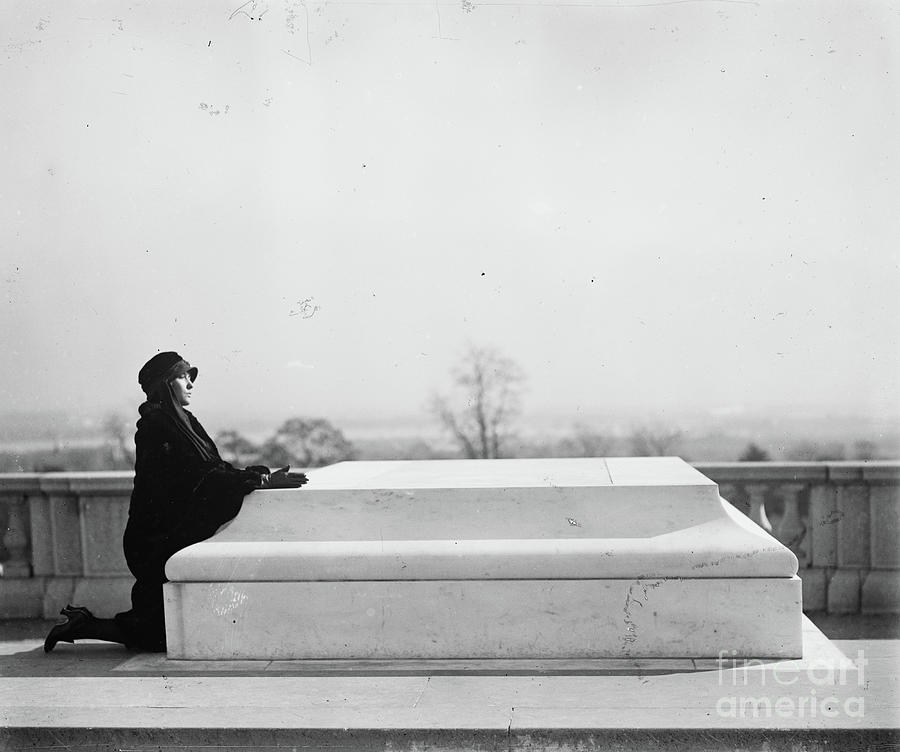 Army Photograph - Woman Kneeling At Tomb Of Unknown Soldier, Arlington National Cemetery, 1922 by Harris & Ewing