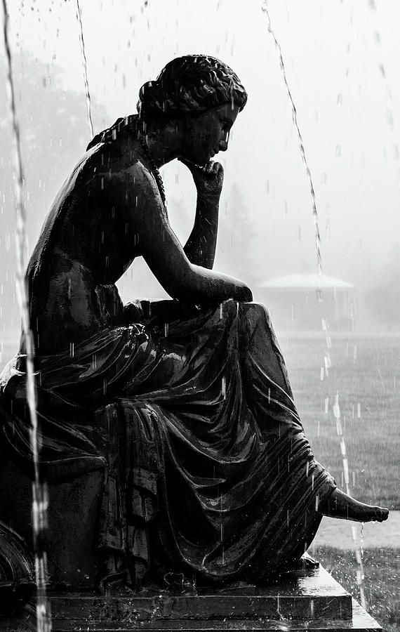 Woman of the Fountain Photograph by David Pratt